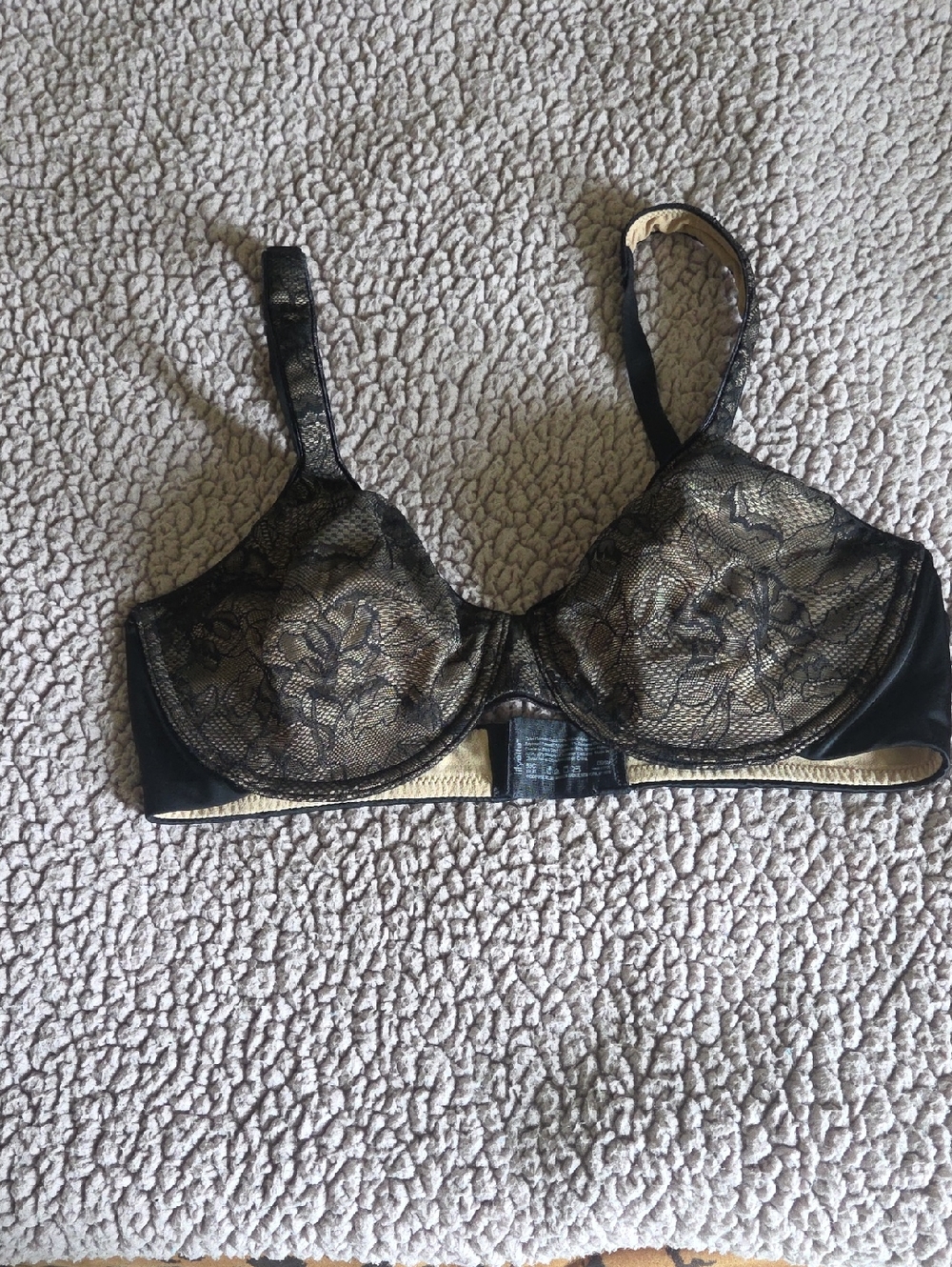 Black Lace Underwire Bra with Gold Lining